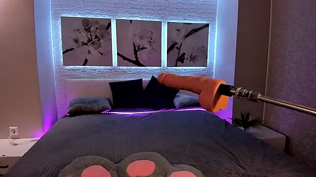 Snapshot of Betty_June chatting on October 19, 8:55 pm Betty June online show from October 19, 8:55 pm