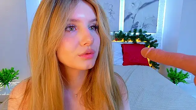 Betty June online show from December 19, 8:55 pm