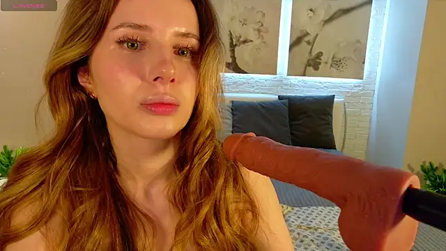 Snapshot of Betty_June chatting on May 13, 8:38 pm Betty June online show from May 13, 8:38 pm