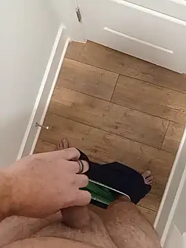 Snapshot of Mark_Dad chatting on January 10, 12:33 pm Mark Dad online show from January 10, 12:33 pm