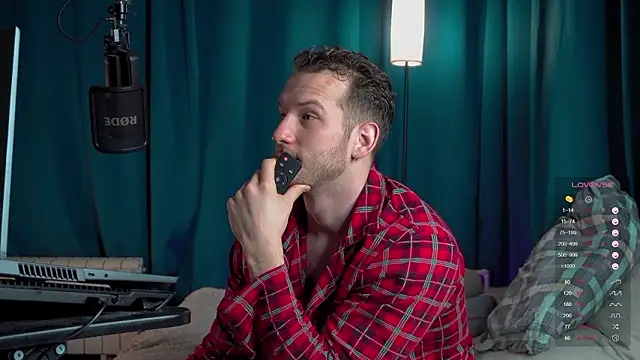 Snapshot of VIktorSecret chatting on February 20, 4:42 am VIktorSecret online show from February 20, 4:42 am