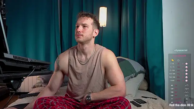 Snapshot of VIktorSecret chatting on February 9, 3:37 am VIktorSecret online show from February 9, 3:37 am