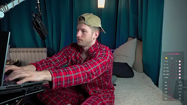 Snapshot of VIktorSecret chatting on February 15, 4:24 am VIktorSecret online show from February 15, 4:24 am