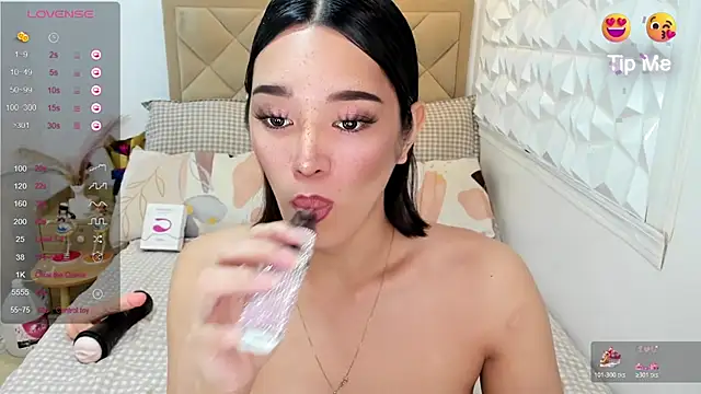 TsHeartXxx online show from July 20, 5:04 am