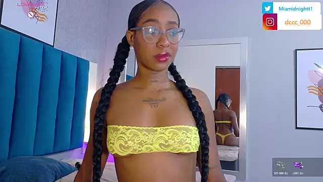 MiaMidnnightt online show from May 12, 12:44 pm