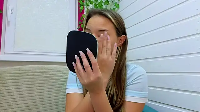 Snapshot of Misss_Vikk chatting on October 25, 6:45 am Misss Vikk online show from October 25, 6:45 am