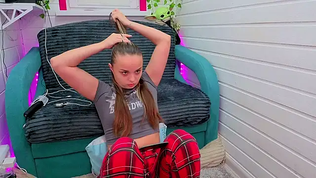 Snapshot of Misss_Vikk chatting on November 26, 6:24 am Misss Vikk online show from November 26, 6:24 am