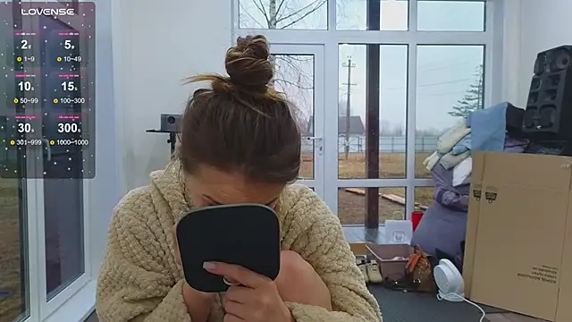 Misss Vikk online show from April 8, 9:55 am