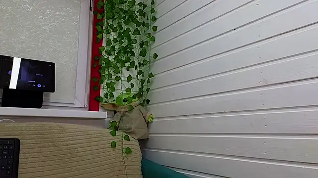 Snapshot of Misss_Vikk chatting on October 24, 6:45 am Misss Vikk online show from October 24, 6:45 am