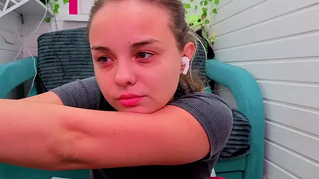 Snapshot of Misss_Vikk chatting on November 29, 6:13 am Misss Vikk online show from November 29, 6:13 am