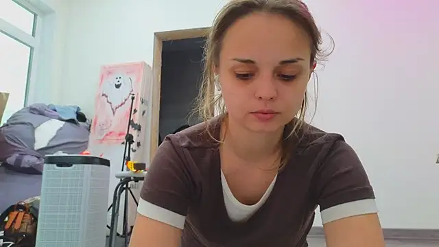 Misss Vikk online show from April 9, 9:48 am