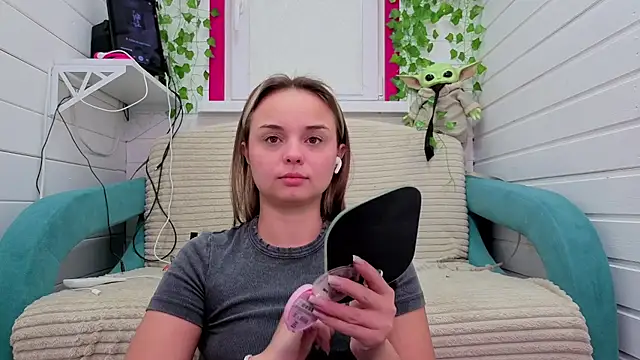 Snapshot of Misss_Vikk chatting on November 10, 6:40 am Misss Vikk online show from November 10, 6:40 am