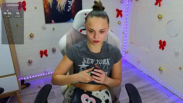 Misss Vikk online show from February 20, 3:25 pm