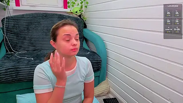 Snapshot of Misss_Vikk chatting on November 24, 6:13 am Misss Vikk online show from November 24, 6:13 am