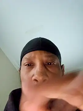 Snapshot of Vybezmaster chatting on November 13, 8:13 pm Vybezmaster online show from November 13, 8:13 pm