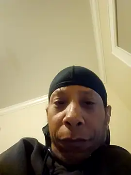 Snapshot of Vybezmaster chatting on November 16, 5:01 am Vybezmaster online show from November 16, 5:01 am