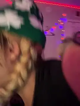 Snapshot of N1NT3NDH03 chatting on November 26, 4:45 am N1NT3NDH03 online show from November 26, 4:45 am