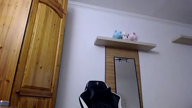 Lisakisss online show from September 19, 7:23 am