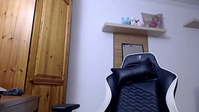 Lisakisss online show from November 19, 6:35 am