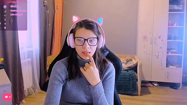 MollyLollipop online show from March 3, 2:07 am