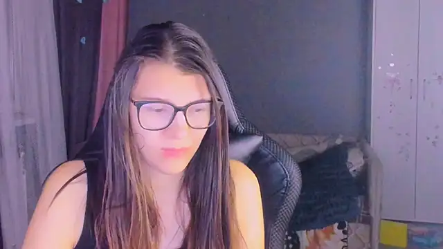 MollyLollipop online show from March 12, 6:01 pm