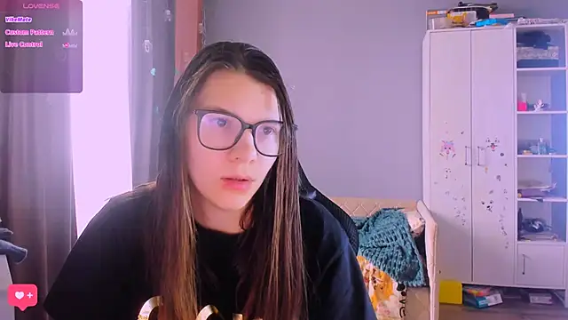 MollyLollipop online show from March 12, 5:55 am