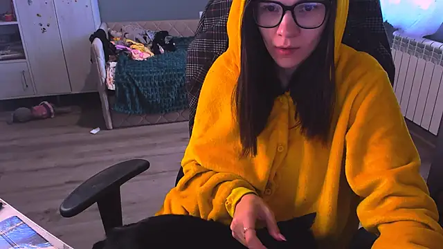 Snapshot of MollyLollipop chatting on December 5, 6:12 am MollyLollipop online show from December 5, 6:12 am