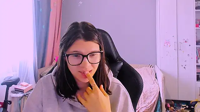 MollyLollipop online show from May 26, 1:58 am