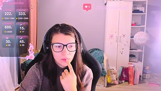 Snapshot of MollyLollipop chatting on November 13, 2:48 am MollyLollipop online show from November 13, 2:48 am