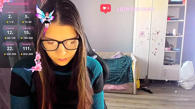 Snapshot of MollyLollipop chatting on October 17, 4:27 am MollyLollipop online show from October 17, 4:27 am