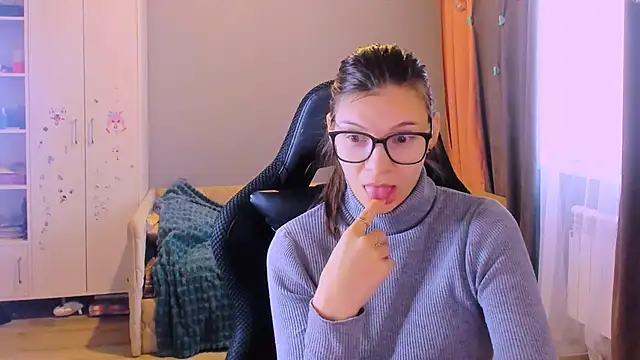 MollyLollipop online show from March 2, 2:01 am