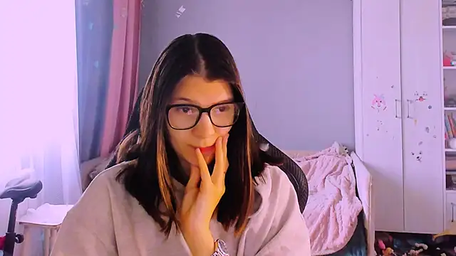MollyLollipop online show from May 25, 4:23 am
