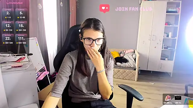 Snapshot of MollyLollipop chatting on September 23, 6:42 am MollyLollipop online show from September 23, 6:42 am