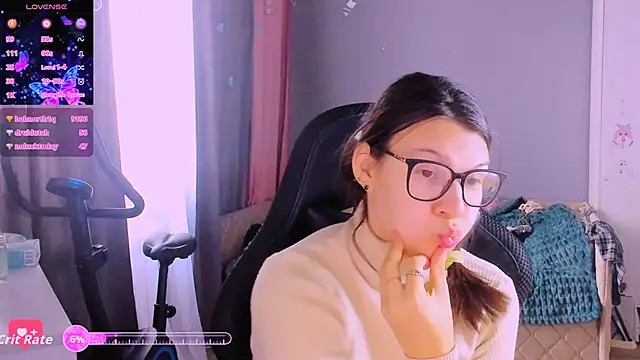 MollyLollipop online show from April 3, 2:40 am