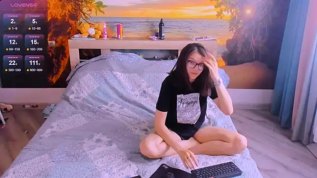 MollyLollipop online show from June 5, 5:45 am
