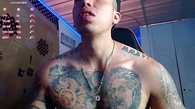 Adam Hudsond online show from December 4, 2:49 pm