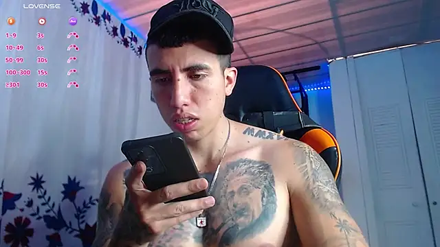 Adam Hudsond online show from January 9, 2:46 pm