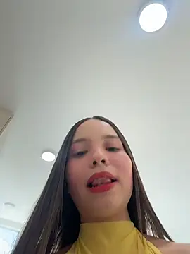 Snapshot of MiaJacksonn chatting on June 24, 5:33 pm MiaJacksonn online show from June 24, 5:33 pm
