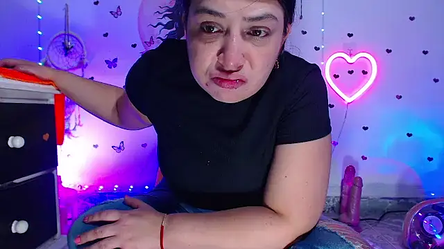 oliviarodriguez2u online show from July 1, 10:10 pm