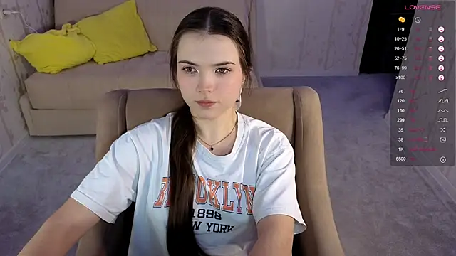 Eva Davie online show from November 9, 2:54 pm