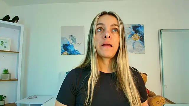 Isabella Harley online show from February 28, 1:22 pm