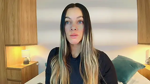 Isabella Harley online show from November 27, 1:55 pm