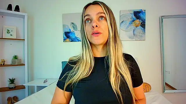 Isabella Harley online show from March 19, 1:22 pm