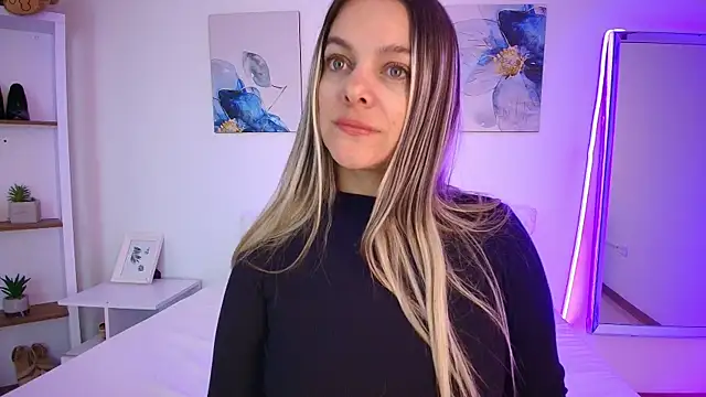 Isabella Harley online show from July 15, 1:29 pm