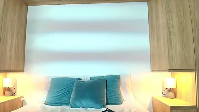 Isabella Harley online show from November 10, 2:11 pm