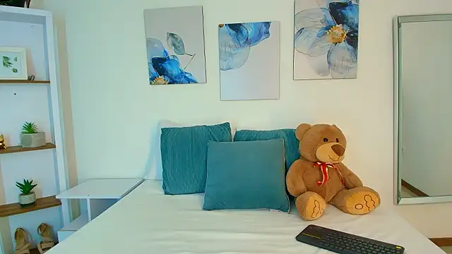 Isabella Harley online show from March 6, 1:28 pm