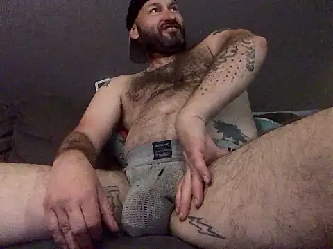 Snapshot of GhetTOfag_ chatting on June 8, 6:25 am GhetTOfag online show from June 8, 6:25 am