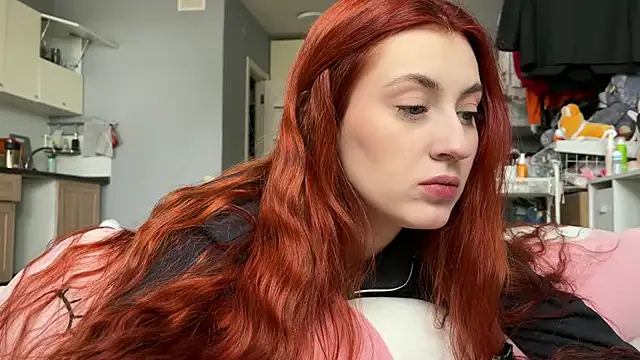 Snapshot of Uniarten chatting on February 12, 7:55 am Uniarten online show from February 12, 7:55 am