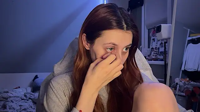 Snapshot of Uniarten chatting on November 21, 8:30 pm Uniarten online show from November 21, 8:30 pm