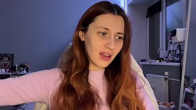 Snapshot of Uniarten chatting on December 5, 7:45 pm Uniarten online show from December 5, 7:45 pm